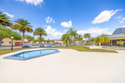 Купить таунхаус в Майами, Флорида 2 спальни, 125.05м2, № 2050407 - фото 19