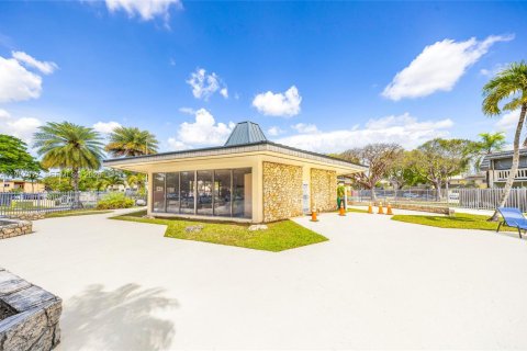 Купить таунхаус в Майами, Флорида 2 спальни, 125.05м2, № 2050407 - фото 20