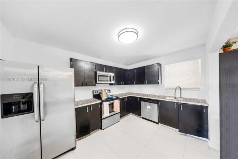 Купить таунхаус в Майами, Флорида 2 спальни, 125.05м2, № 2050407 - фото 3