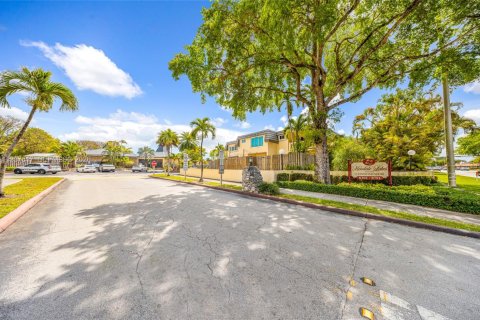 Купить таунхаус в Майами, Флорида 2 спальни, 125.05м2, № 2050407 - фото 21