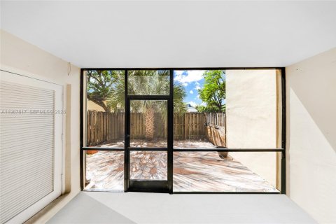 Купить таунхаус в Майами, Флорида 2 спальни, 125.05м2, № 2050407 - фото 5