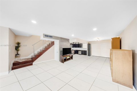 Купить таунхаус в Майами, Флорида 2 спальни, 125.05м2, № 2050407 - фото 2