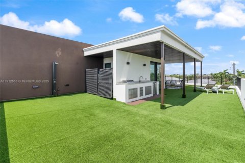 Купить таунхаус в Форт-Лодердейл, Флорида 3 спальни, 234.67м2, № 1970367 - фото 18