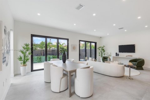 Купить таунхаус в Форт-Лодердейл, Флорида 3 спальни, 234.67м2, № 1970367 - фото 4