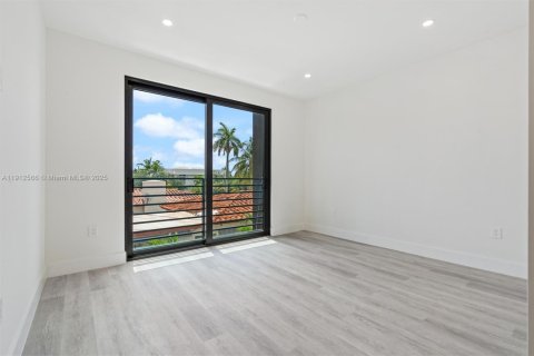 Купить таунхаус в Форт-Лодердейл, Флорида 3 спальни, 234.67м2, № 1970367 - фото 14