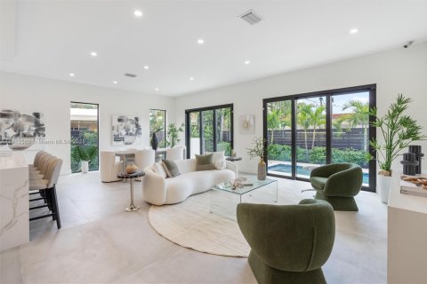 Купить таунхаус в Форт-Лодердейл, Флорида 3 спальни, 234.67м2, № 1970367 - фото 1