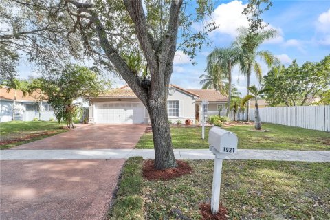 House in Miramar, Florida 4 bedrooms, 166.67 sq.m. № 1483391 - photo 22