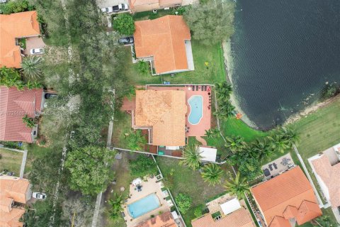 House in Miramar, Florida 4 bedrooms, 166.67 sq.m. № 1483391 - photo 11