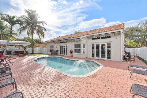 House in Miramar, Florida 4 bedrooms, 166.67 sq.m. № 1483391 - photo 2