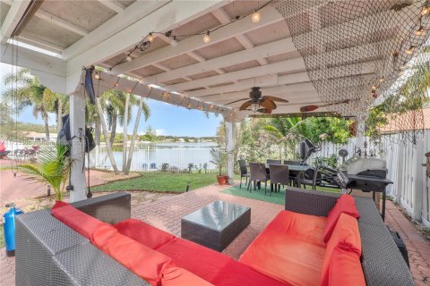 House in Miramar, Florida 4 bedrooms, 166.67 sq.m. № 1483391 - photo 24