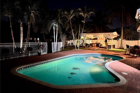 House in Miramar, Florida 4 bedrooms, 166.67 sq.m. № 1483391 - photo 3