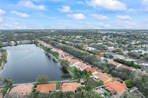House in Miramar, Florida 4 bedrooms, 166.67 sq.m. № 1483391 - photo 9