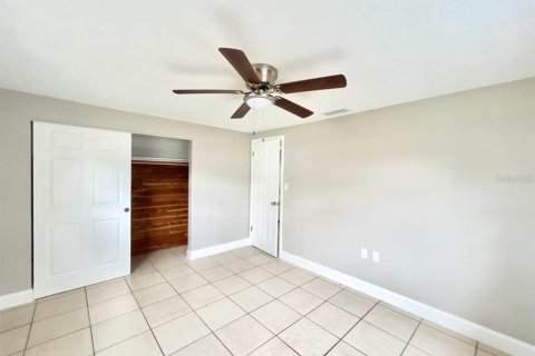 House in Holiday, Florida 3 bedrooms, 79.9 sq.m. № 2221026 - photo 19