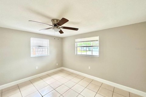House in Holiday, Florida 3 bedrooms, 79.9 sq.m. № 2221026 - photo 17
