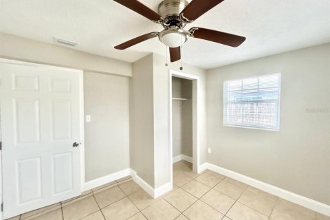 House in Holiday, Florida 3 bedrooms, 79.9 sq.m. № 2221026 - photo 13