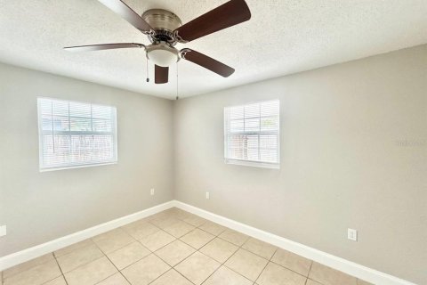 House in Holiday, Florida 3 bedrooms, 79.9 sq.m. № 2221026 - photo 12