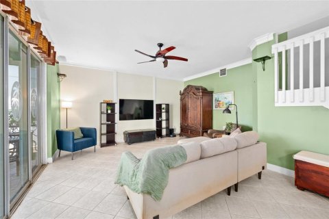 House in Orlando, Florida 4 bedrooms, 274.9 sq.m. № 2236088 - photo 16