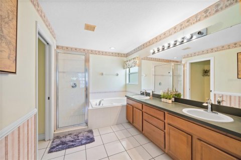House in Orlando, Florida 4 bedrooms, 274.9 sq.m. № 2236088 - photo 21