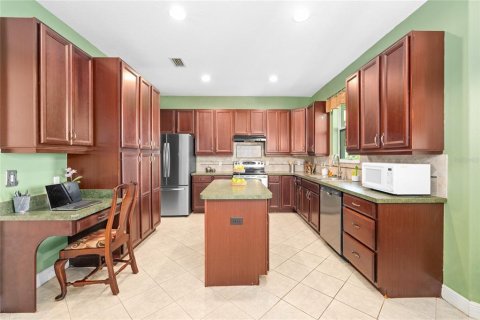 House in Orlando, Florida 4 bedrooms, 274.9 sq.m. № 2236088 - photo 11