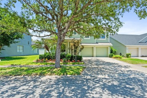 House in Orlando, Florida 4 bedrooms, 274.9 sq.m. № 2236088 - photo 2