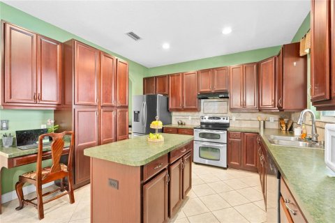 House in Orlando, Florida 4 bedrooms, 274.9 sq.m. № 2236088 - photo 10