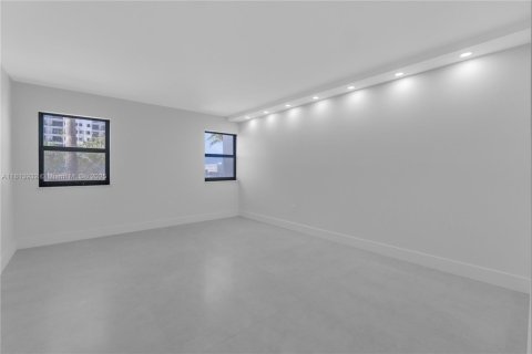 Condominio en venta en Hollywood, Florida, 2 dormitorios, 110.55 m2 № 1794381 - foto 13
