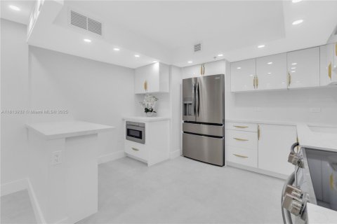 Condominio en venta en Hollywood, Florida, 2 dormitorios, 110.55 m2 № 1794381 - foto 5