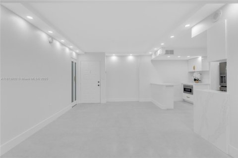 Condominio en venta en Hollywood, Florida, 2 dormitorios, 110.55 m2 № 1794381 - foto 10