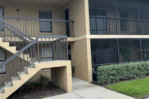 Condo in Fort Myers, Florida, 2 bedrooms  № 2224887 - photo 3