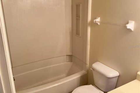 Condo in Fort Myers, Florida, 2 bedrooms  № 2224887 - photo 15