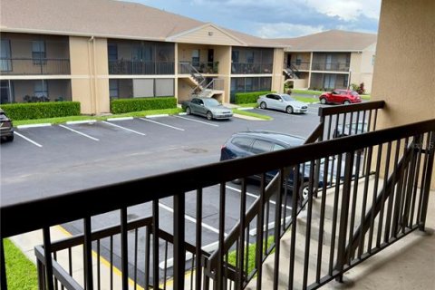 Condo in Fort Myers, Florida, 2 bedrooms  № 2224887 - photo 6