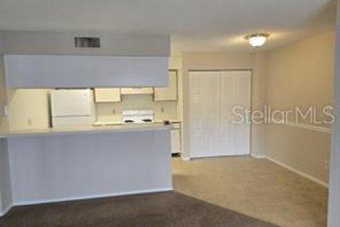 Condo in Fort Myers, Florida, 2 bedrooms  № 2224887 - photo 11