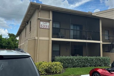 Condo in Fort Myers, Florida, 2 bedrooms  № 2224887 - photo 28