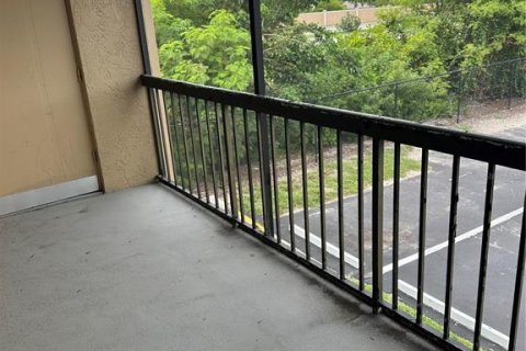 Condo in Fort Myers, Florida, 2 bedrooms  № 2224887 - photo 9