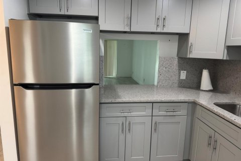 Condo in Margate, Florida, 2 bedrooms № 2250146 - photo 19