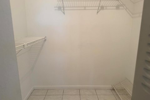 Condo in Margate, Florida, 2 bedrooms № 2250146 - photo 6