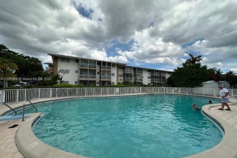 Copropriété à vendre à Miami, Floride: 1 chambre, 82.03 m2 № 2012567 - photo 15