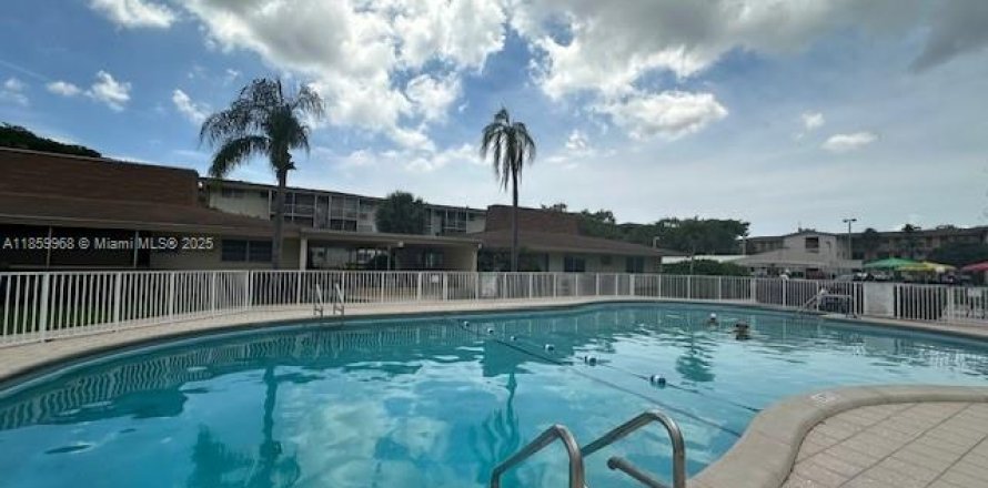 Condo à Miami, Floride, 1 chambre  № 2012567