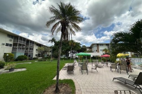 Copropriété à vendre à Miami, Floride: 1 chambre, 82.03 m2 № 2012567 - photo 14