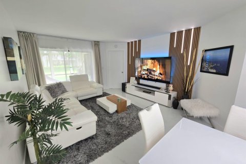 Condo in Margate, Florida, 2 bedrooms № 2262989
