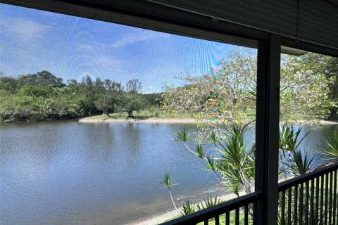 Copropriété à vendre à Coconut Creek, Floride: 3 chambres, 104.05 m2 № 1762947 - photo 1
