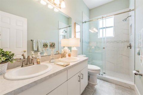 Casa en venta en Tampa, Florida, 4 dormitorios, 299.8 m2 № 1838552 - foto 25
