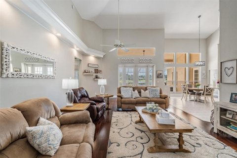 Casa en venta en Tampa, Florida, 4 dormitorios, 299.8 m2 № 1838552 - foto 9