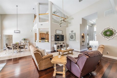 Casa en venta en Tampa, Florida, 4 dormitorios, 299.8 m2 № 1838552 - foto 11