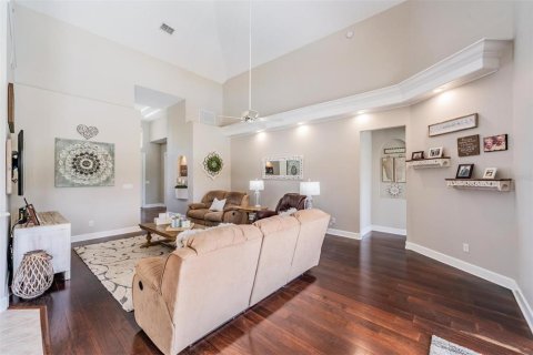 Casa en venta en Tampa, Florida, 4 dormitorios, 299.8 m2 № 1838552 - foto 10