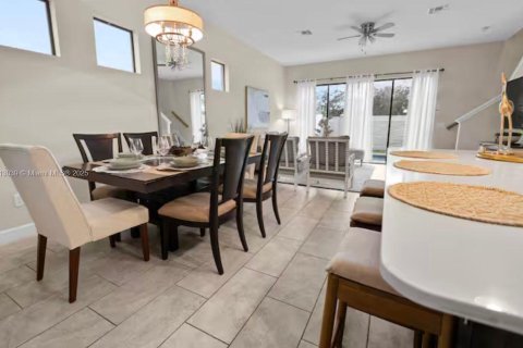 Купить виллу или дом в Дэвенпорт, Флорида 3 спальни, № 1972843 - фото 5