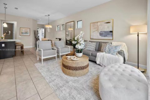 Купить виллу или дом в Дэвенпорт, Флорида 3 спальни, № 1972843 - фото 2