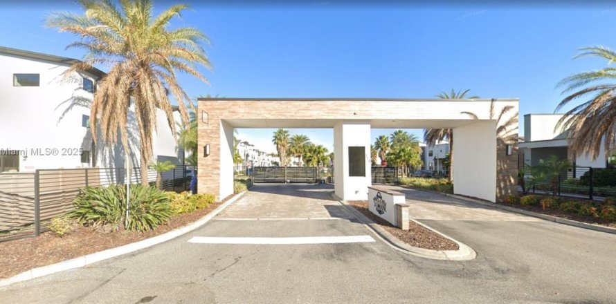 Дом в Дэвенпорт, Флорида 3 спальни № 1972843