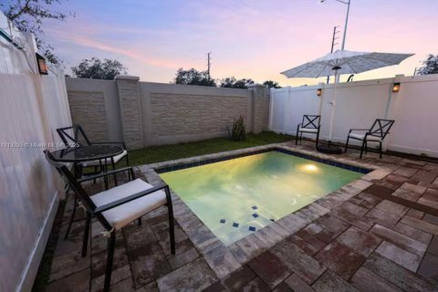 Купить виллу или дом в Дэвенпорт, Флорида 3 спальни, № 1972843 - фото 16