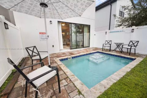 Купить виллу или дом в Дэвенпорт, Флорида 3 спальни, № 1972843 - фото 15